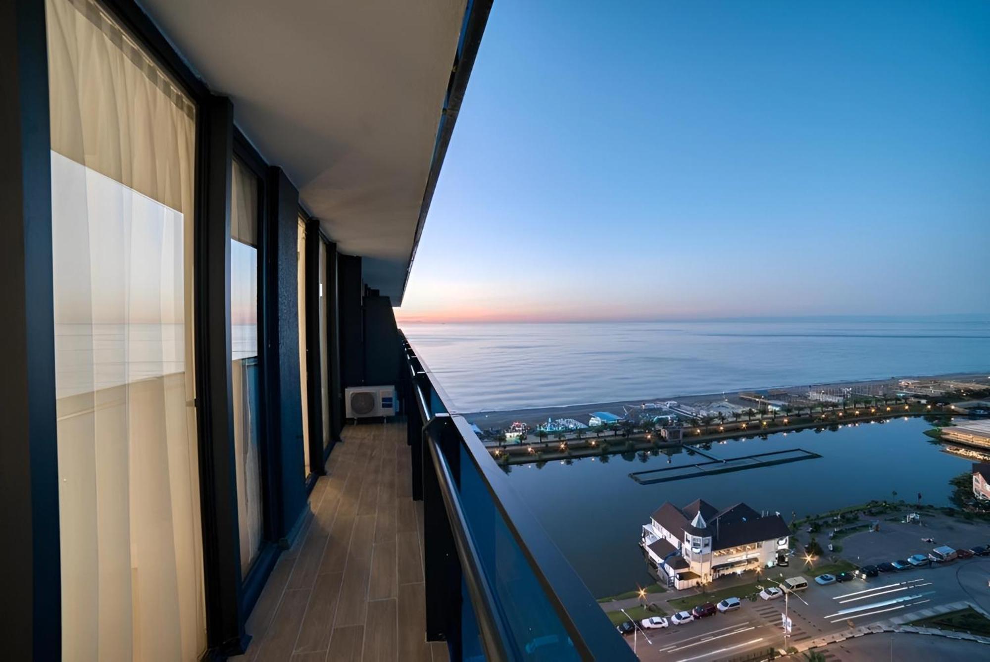 Orbi Batumi City Beach View Hotel المظهر الخارجي الصورة